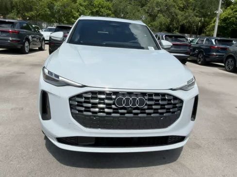 Certified 2025 Audi Q5 Premium Plus w/ Premium Plus AWD/4WD image 3