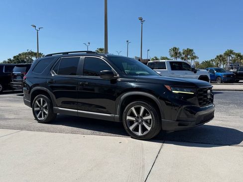 Used 2023 Honda Pilot Sport image 2