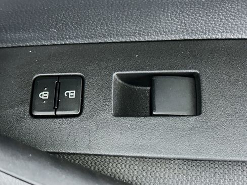 Certified 2025 Toyota Corolla LE image 28