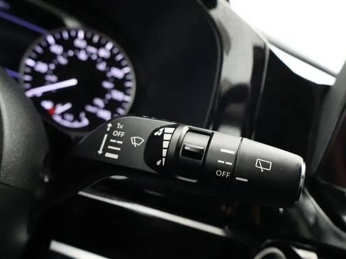 Used 2024 Nissan Pathfinder SV FWD image 26