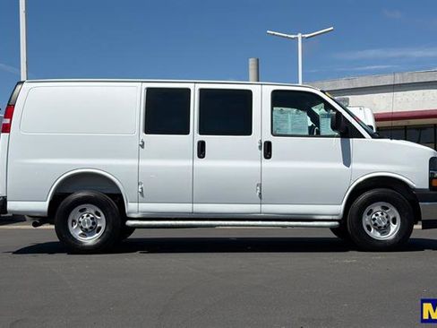 Used 2025 Chevrolet Express 2500 w/ Driver Convenience Package RWD image 3