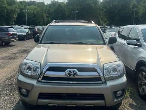 Used 2007 Toyota 4Runner SR5 AWD/4WD image 1
