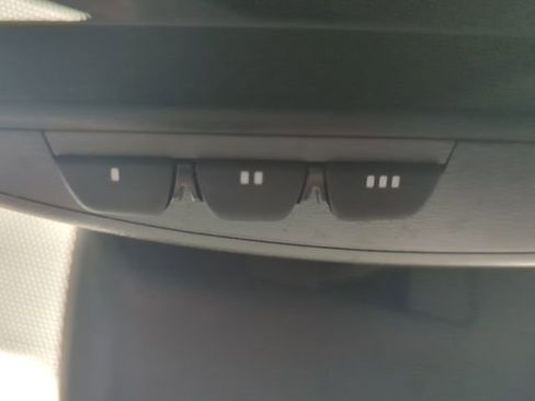 Used 2025 Toyota Camry SE image 11