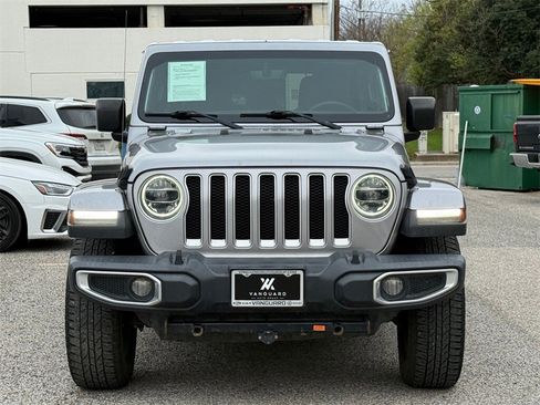 Used 2018 Jeep Wrangler Unlimited Sahara image 8