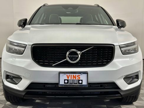 Used 2019 Volvo XC40 T5 R-Design image 18