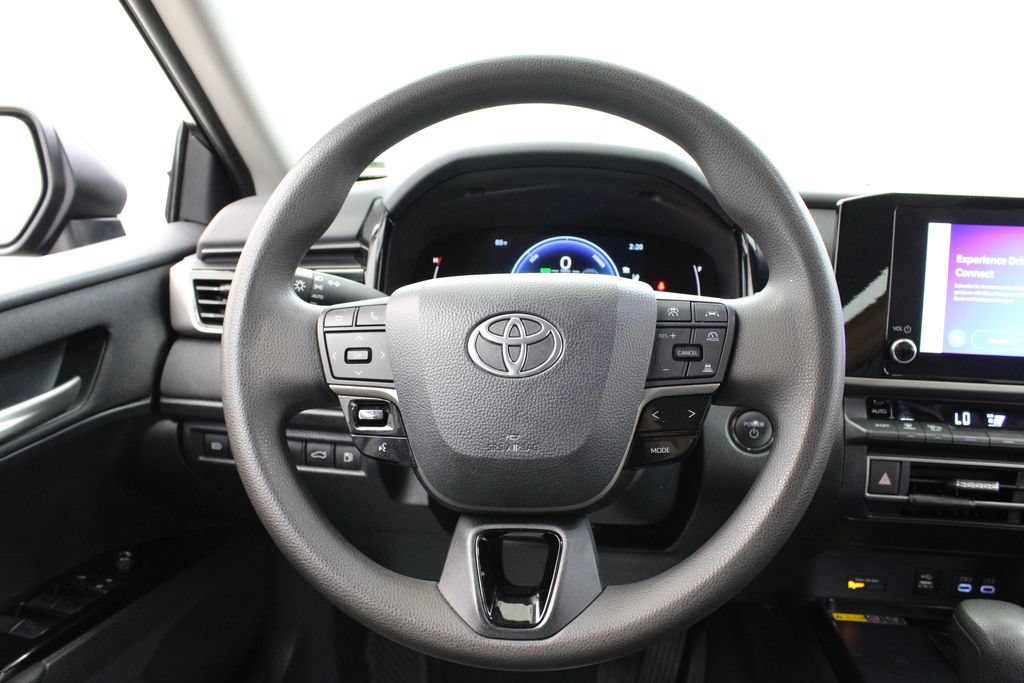 Used 2025 Toyota Camry LE FWD image 21