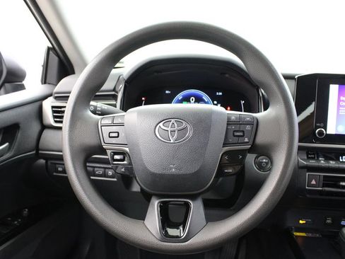 Used 2025 Toyota Camry LE FWD image 21