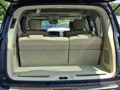 Used 2011 INFINITI QX56 4WD w/ Deluxe Touring Pkg image 30