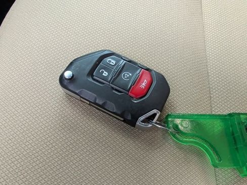 Used 2022 Jeep Wrangler Unlimited Sport image 35