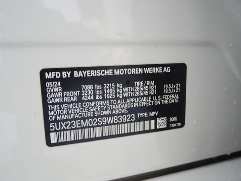 Certified 2025 BMW X7 xDrive40i w/ Premium Package AWD/4WD image 28