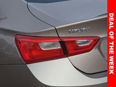 Used 2018 Chevrolet Malibu LT image 40