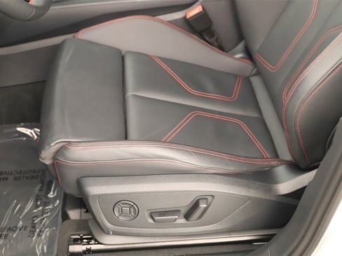 Certified 2025 Audi Q3 2.0T Premium Plus w/ Premium Plus Package image 25