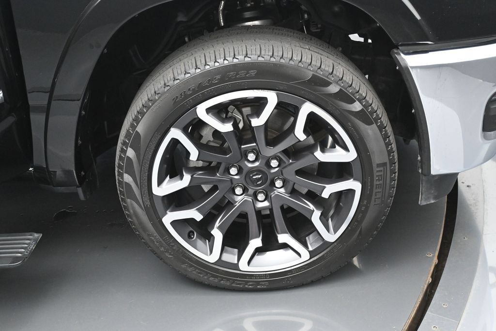 Used 2025 RAM 1500 Limited AWD/4WD image 43
