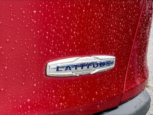 Used 2017 Jeep Cherokee Latitude w/ Comfort/Convenience Group image 10