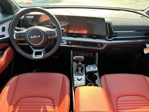 Certified 2025 Kia Sportage SX AWD/4WD image 23