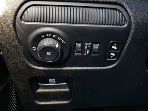 Used 2024 Jeep Wagoneer Series III AWD/4WD image 25