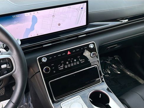 Used 2025 Genesis GV80 2.5T image 27