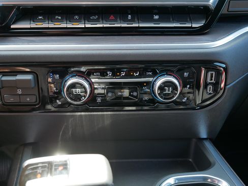 Used 2025 GMC Sierra 1500 SLT w/ SLT Premium Package AWD/4WD image 23