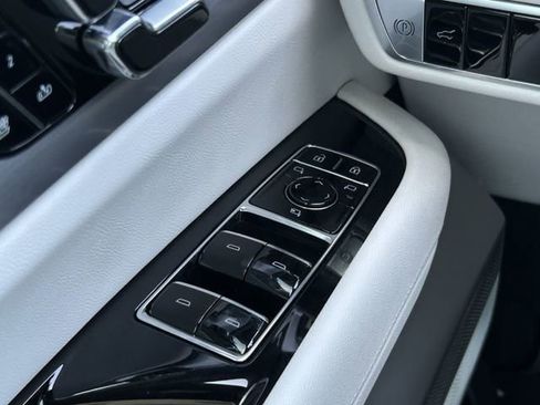 New 2026 Cadillac Vistiq Sport image 23