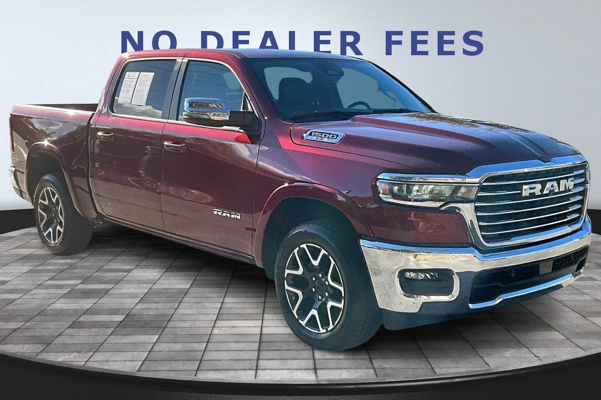 Used 2025 RAM 1500 Laramie AWD/4WD image 3