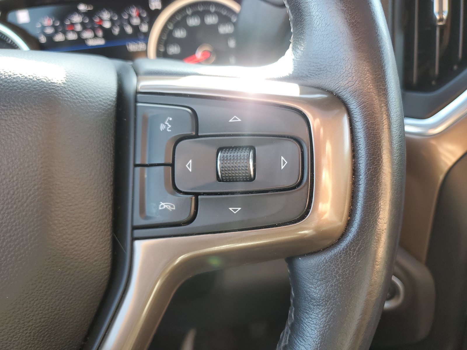 Used 2022 Chevrolet Silverado 1500 High Country w/ Technology Package AWD/4WD image 23