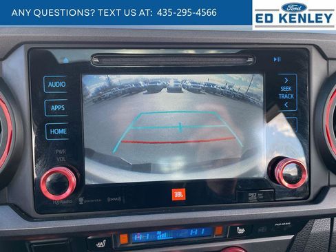 Used 2019 Toyota Tacoma TRD Off-Road image 9