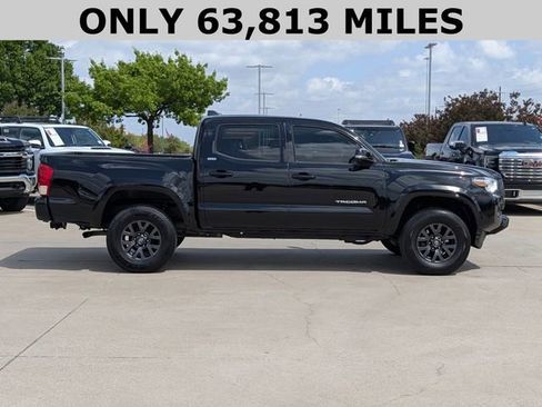 Used 2022 Toyota Tacoma SR5 w/ Technology Package RWD image 4