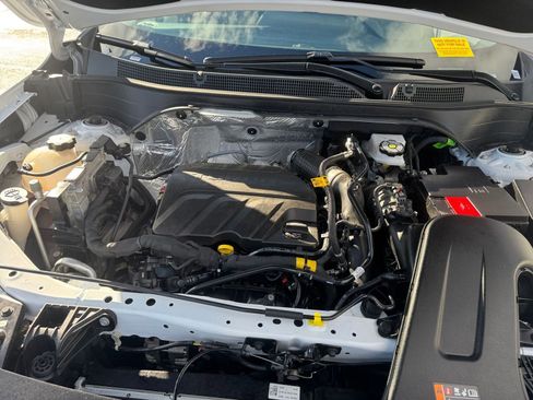 Used 2025 Chevrolet Trax LT image 25