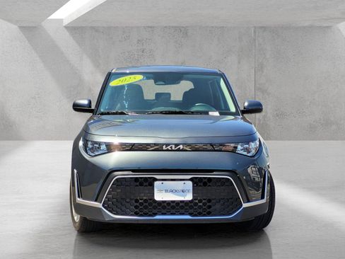 Used 2025 Kia Soul LX w/ LX Technology Package FWD image 3