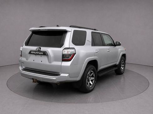 Used 2021 Toyota 4Runner SR5 AWD/4WD image 5