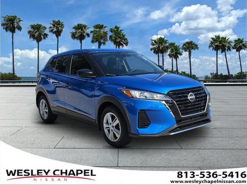 Certified 2025 Nissan Kicks Play S FWD image 1