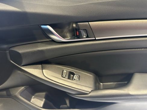 Used 2018 Honda Accord LX image 14