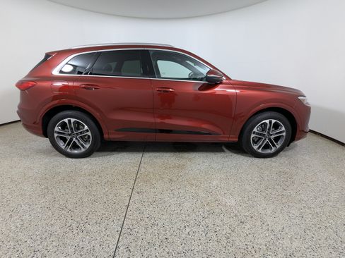 Certified 2025 Audi Q5 Prestige AWD/4WD image 8