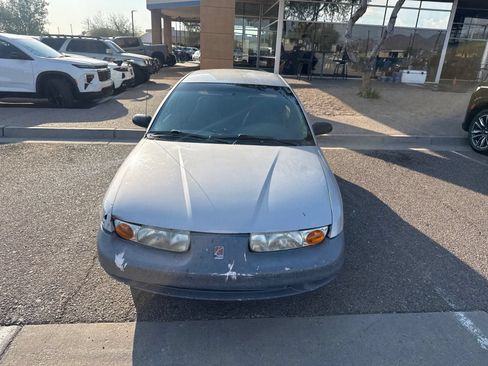 Used 2001 Saturn S-Series SL FWD image 2
