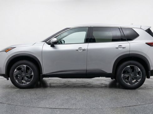 Used 2025 Nissan Rogue SV image 5