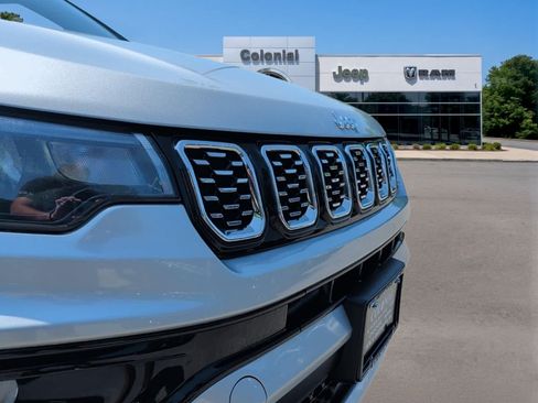 Used 2025 Jeep Compass Limited w/ Sun & Sound Group AWD/4WD image 10