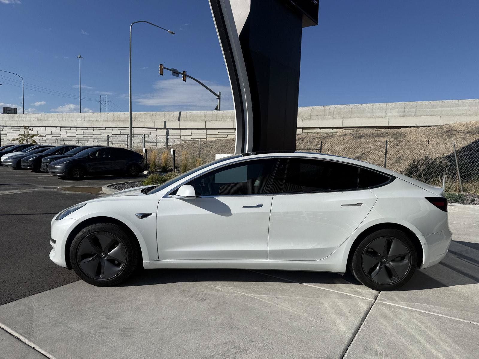 Used 2019 Tesla Model 3 Standard Range Plus RWD image 5