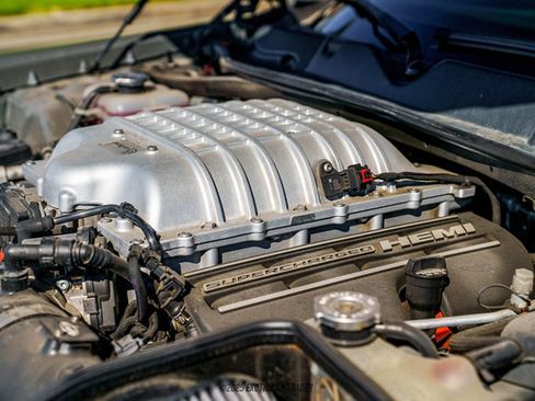 Used 2018 Dodge Challenger SRT Hellcat image 19