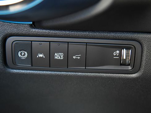 Used 2025 Chevrolet Equinox EV LT FWD image 40