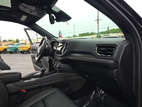 Used 2025 Dodge Durango GT AWD/4WD image 45