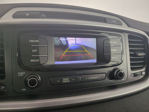 Used 2016 Kia Sorento FWD image 25
