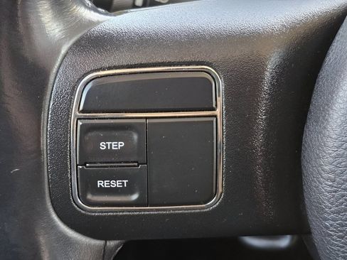 Used 2018 Jeep Wrangler Unlimited Sahara AWD/4WD image 10
