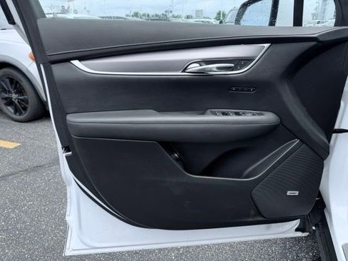 Used 2024 Cadillac XT6 Luxury w/ LPO, Floor Liner Package AWD/4WD image 16