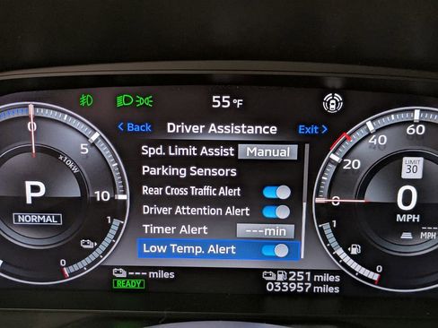 Used 2023 Mitsubishi Outlander SE AWD/4WD image 12