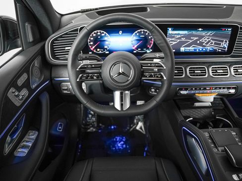 New 2026 Mercedes-Benz GLS 580 4MATIC image 15