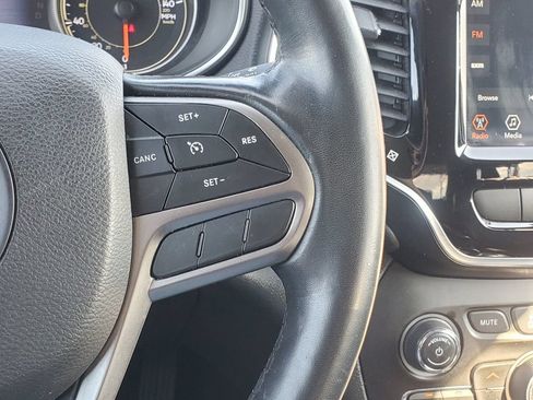 Used 2020 Jeep Cherokee Limited AWD/4WD image 15
