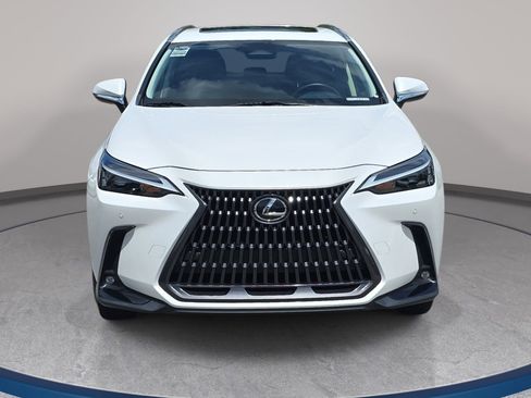 Used 2024 Lexus NX 250 FWD image 2