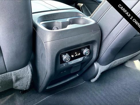 Used 2025 Chevrolet Traverse High Country FWD image 12