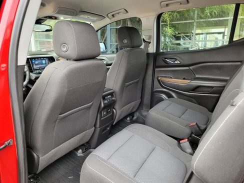 Used 2022 GMC Acadia SLE w/ Driver Convenience Package FWD image 16