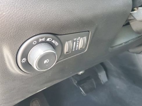 Used 2023 Jeep Compass Trailhawk w/ Trailhawk Convenience Group AWD/4WD image 8